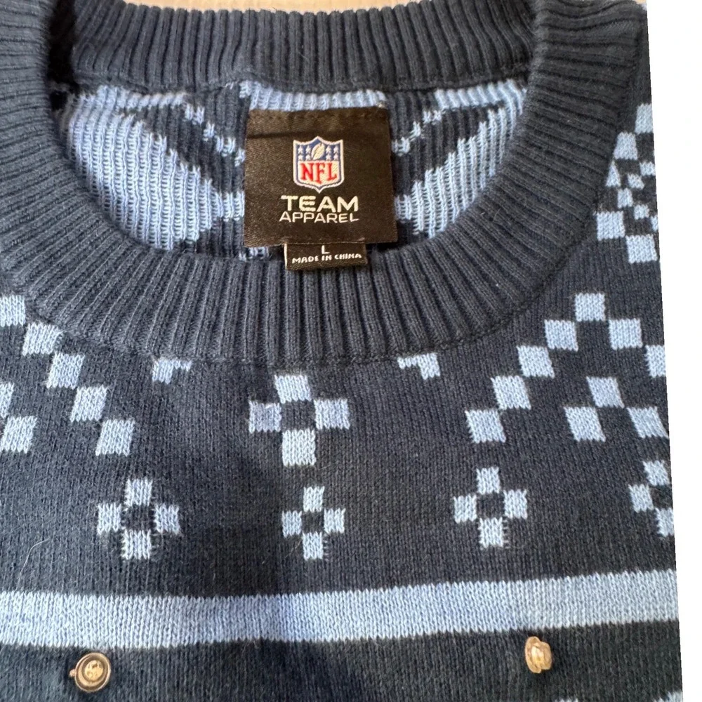 NFL Team Apparel Tennessee Titans Light Up Holiday Sweater Mens Large Navy Blue